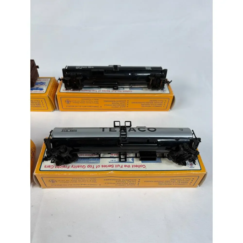 Mehano HO Scale Freight Car Lot Texaco Exxon Hopper Stock Car Set Of 4